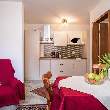 Haus Mohrle 5 *